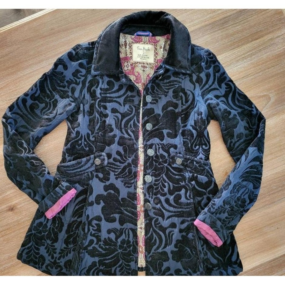 Free People Jacket Womens Size 2 Navy Paisley Peplum Velvet Floral Buttoned Boho - Picture 2 of 10